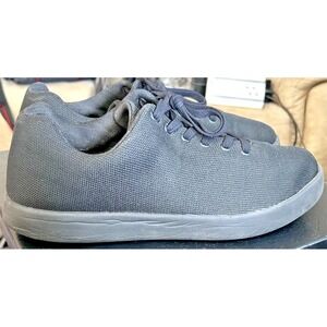 Atoms Model 000 All Black Unisex Walking Shoes Men's 11.75 Women's 13.25